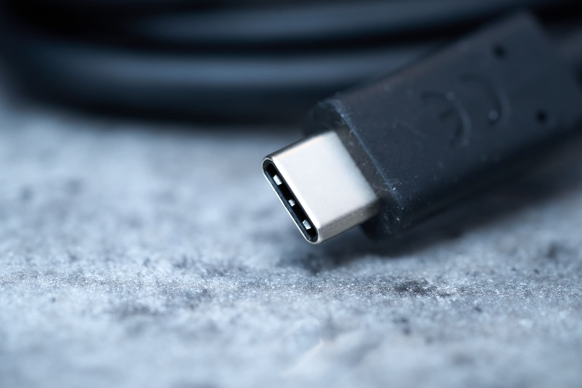 USBとは？基礎知識や規格の違いなどについて解説 | FUELING BUSINESS